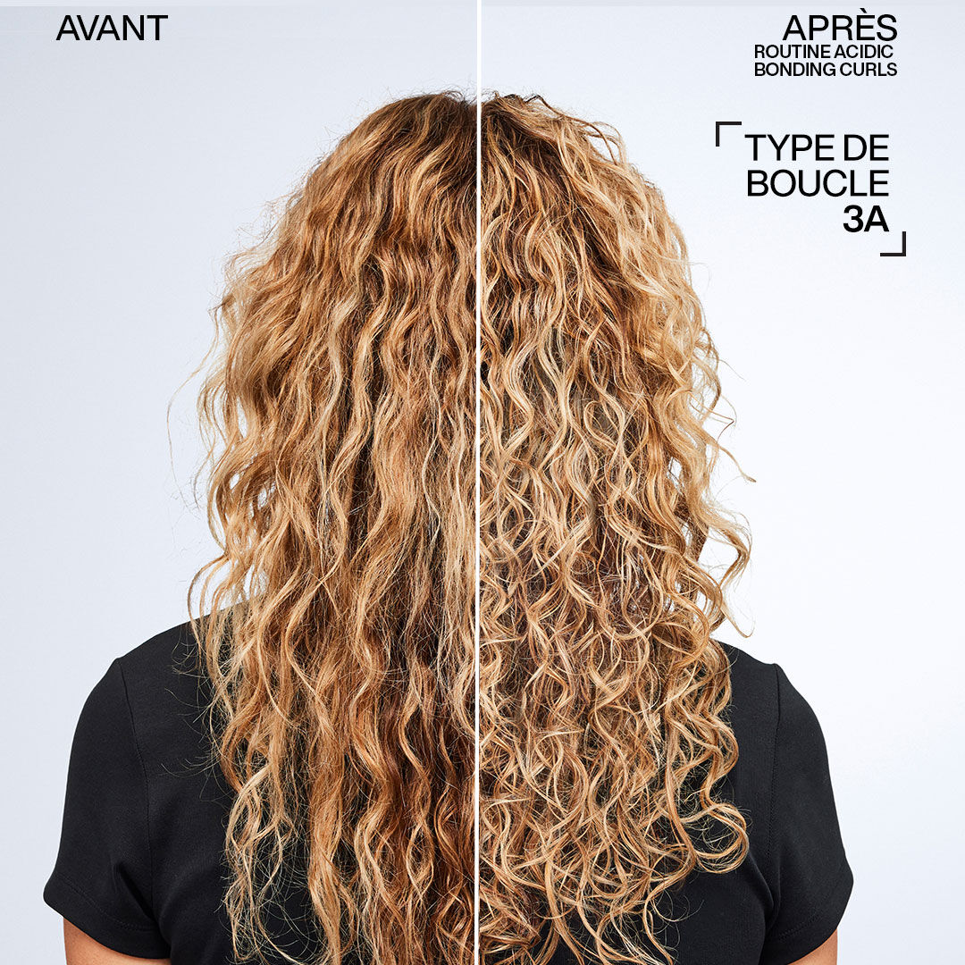 Avant / après utilisation de la routine Acidic Bonding Curls sur une boucle de type 3A